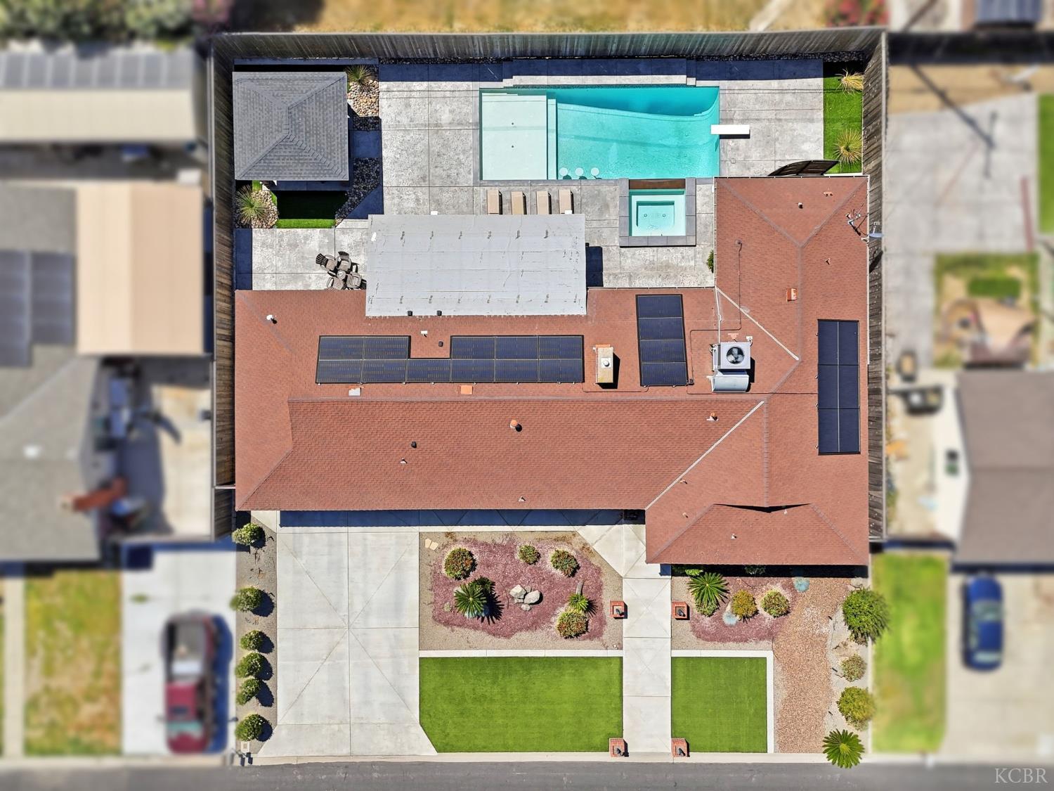 365 E Sycamore Dr, Hanford, CA 93230