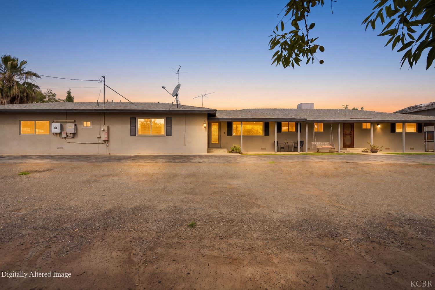 5308 E Mount Whitney Ave, Laton, CA 93242