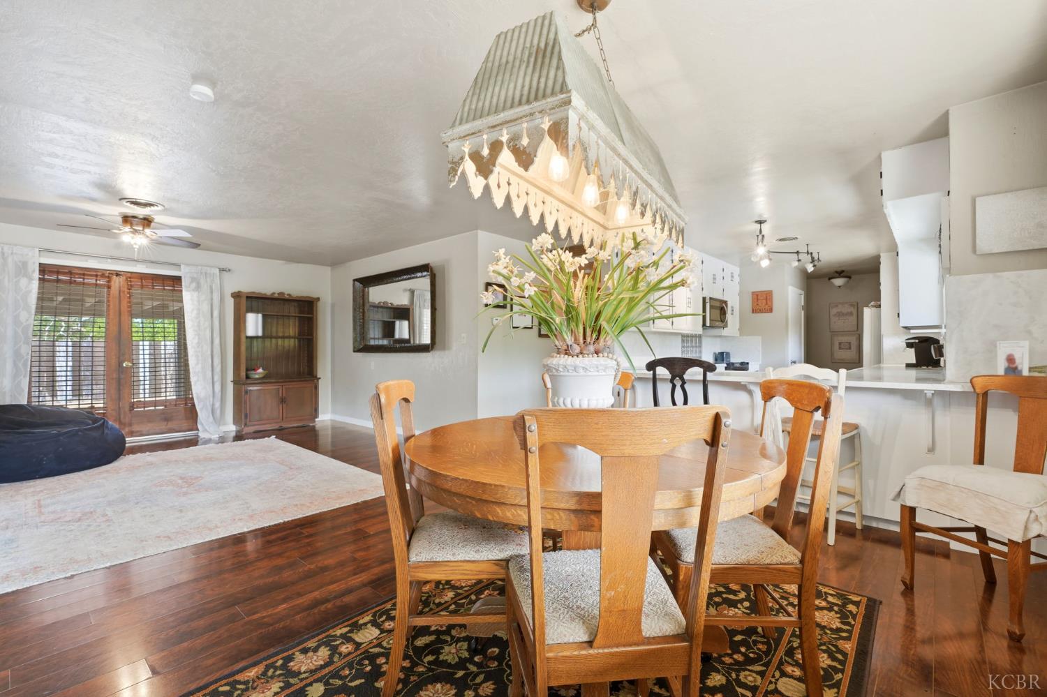 5308 E Mount Whitney Ave, Laton, CA 93242