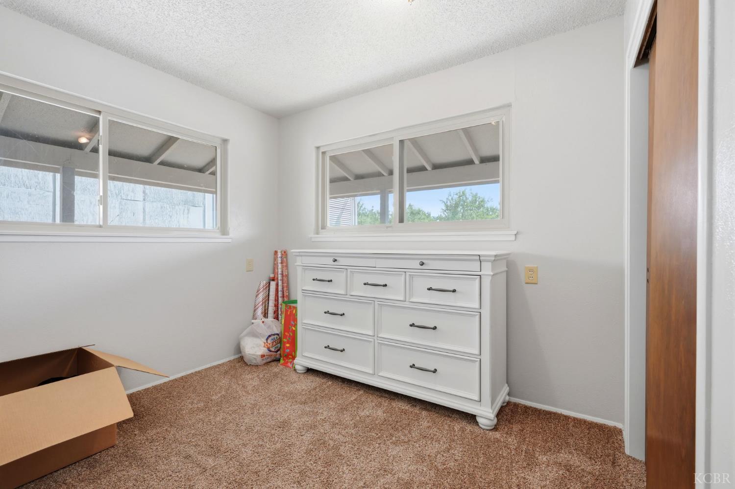 5308 E Mount Whitney Ave, Laton, CA 93242