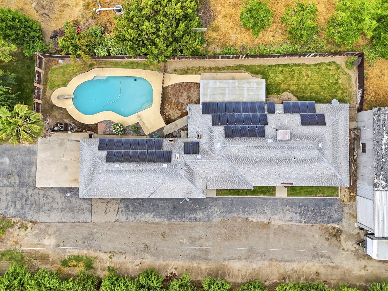 5308 E Mount Whitney Ave, Laton, CA 93242