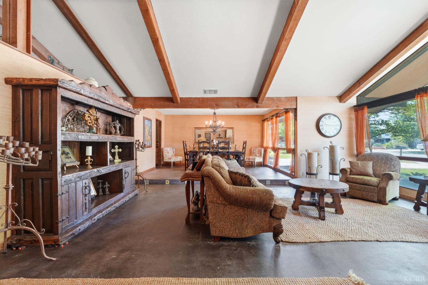 1967 Mulberry Dr, Hanford, CA 93230