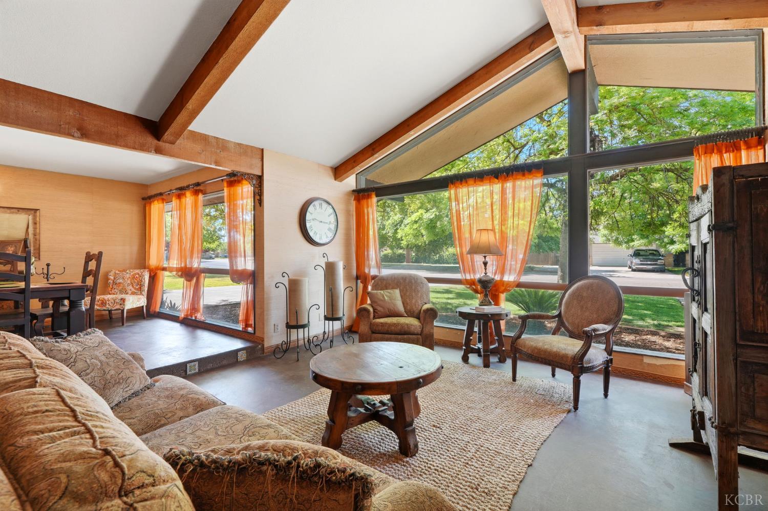 1967 Mulberry Dr, Hanford, CA 93230