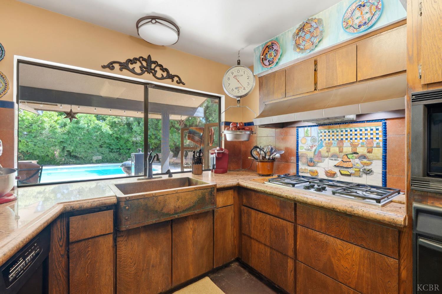 1967 Mulberry Dr, Hanford, CA 93230