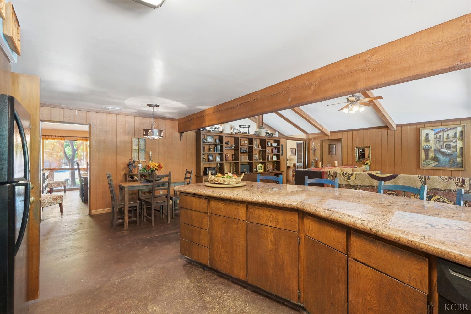 1967 Mulberry Dr, Hanford, CA 93230