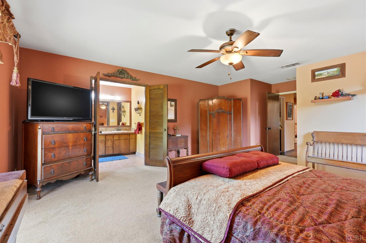 1967 Mulberry Dr, Hanford, CA 93230