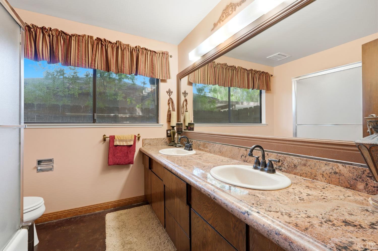 1967 Mulberry Dr, Hanford, CA 93230