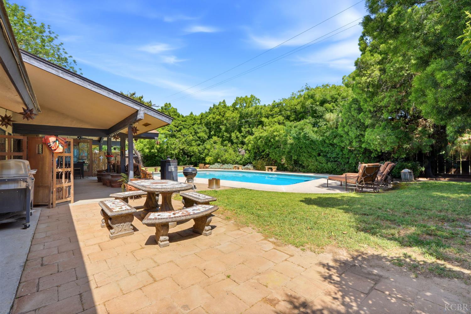 1967 Mulberry Dr, Hanford, CA 93230