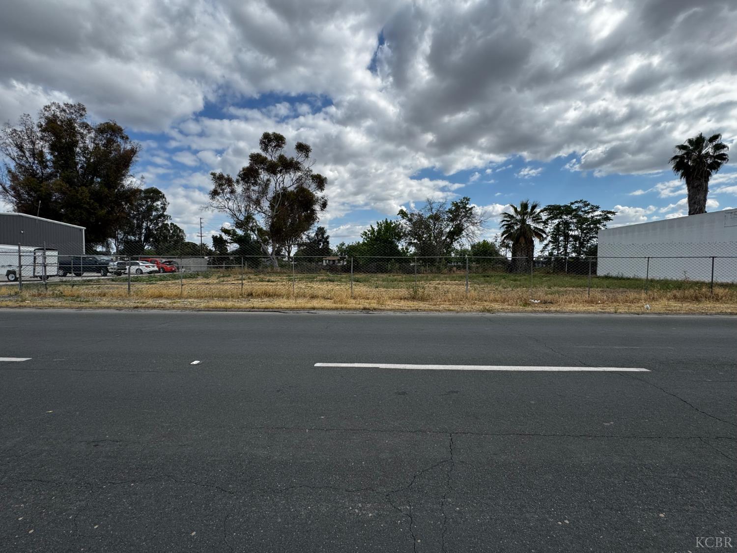 311 E 4th St, Hanford, CA 93230