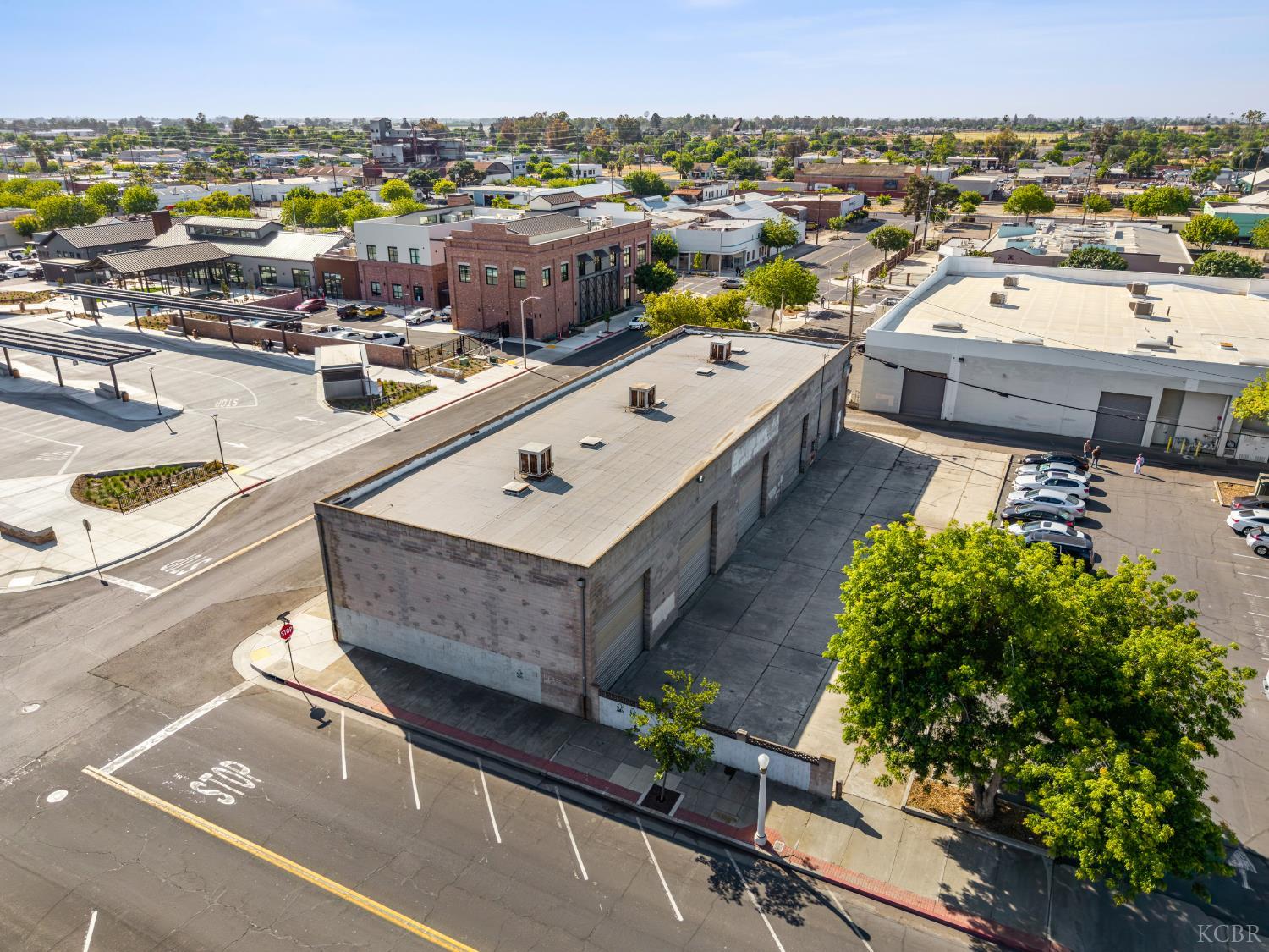 214 N Harris St, Hanford, CA 93230