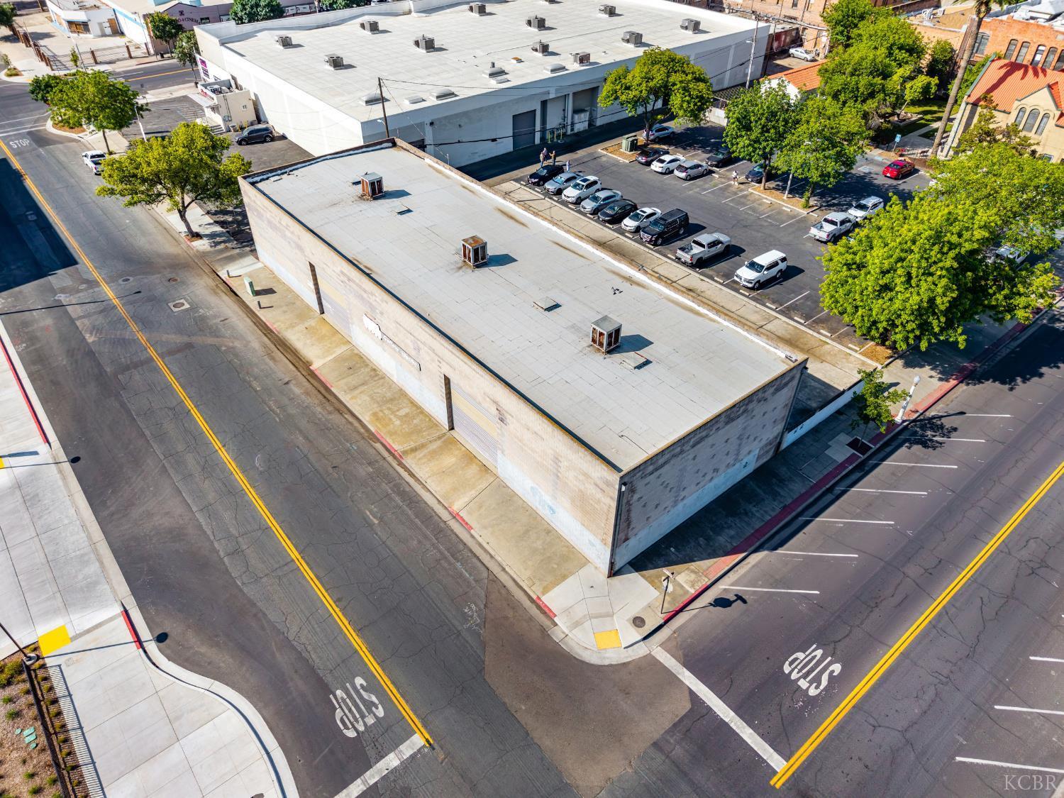 214 N Harris St, Hanford, CA 93230