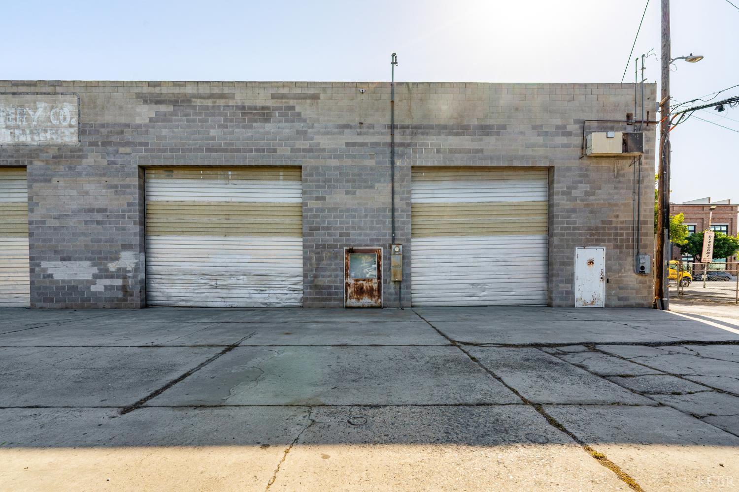 214 N Harris St, Hanford, CA 93230