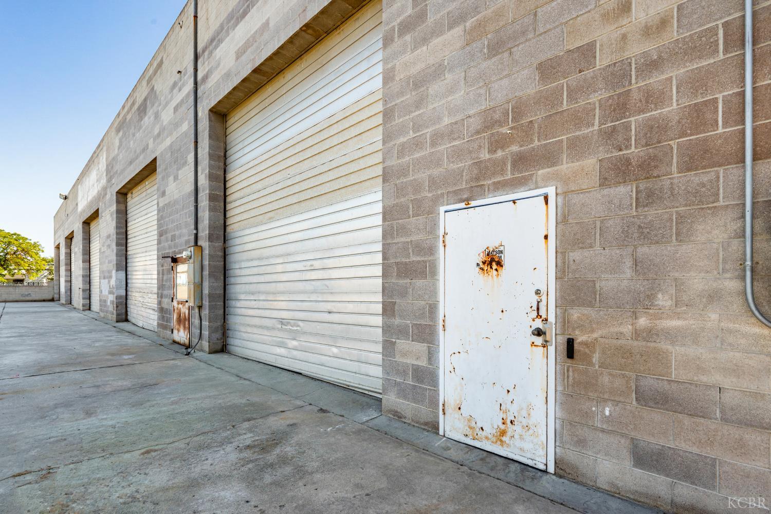 214 N Harris St, Hanford, CA 93230