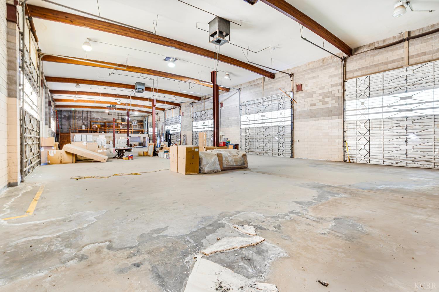 214 N Harris St, Hanford, CA 93230