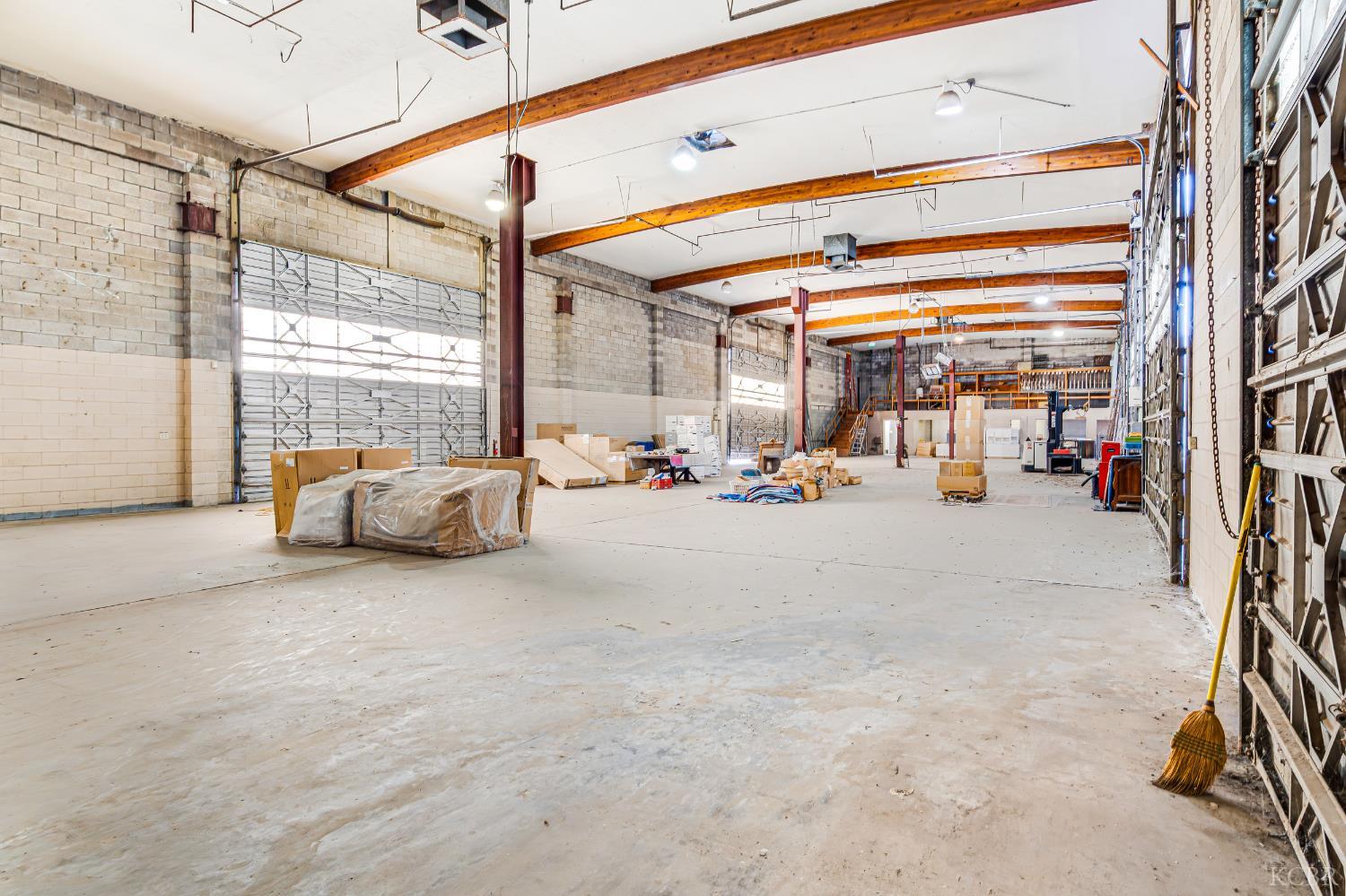 214 N Harris St, Hanford, CA 93230