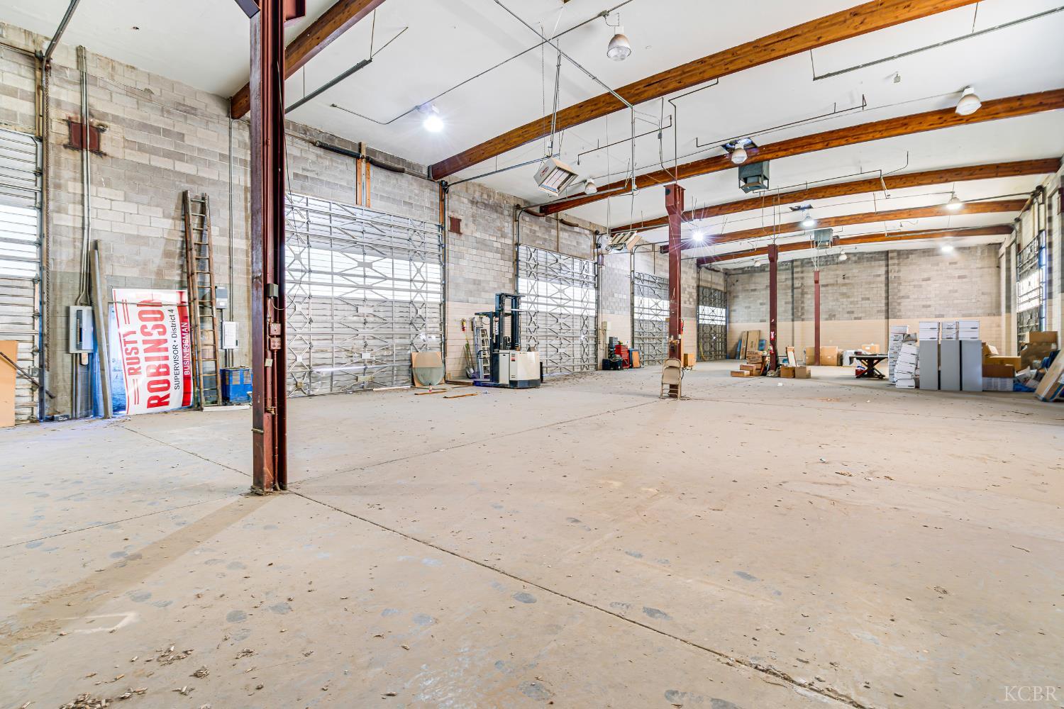 214 N Harris St, Hanford, CA 93230