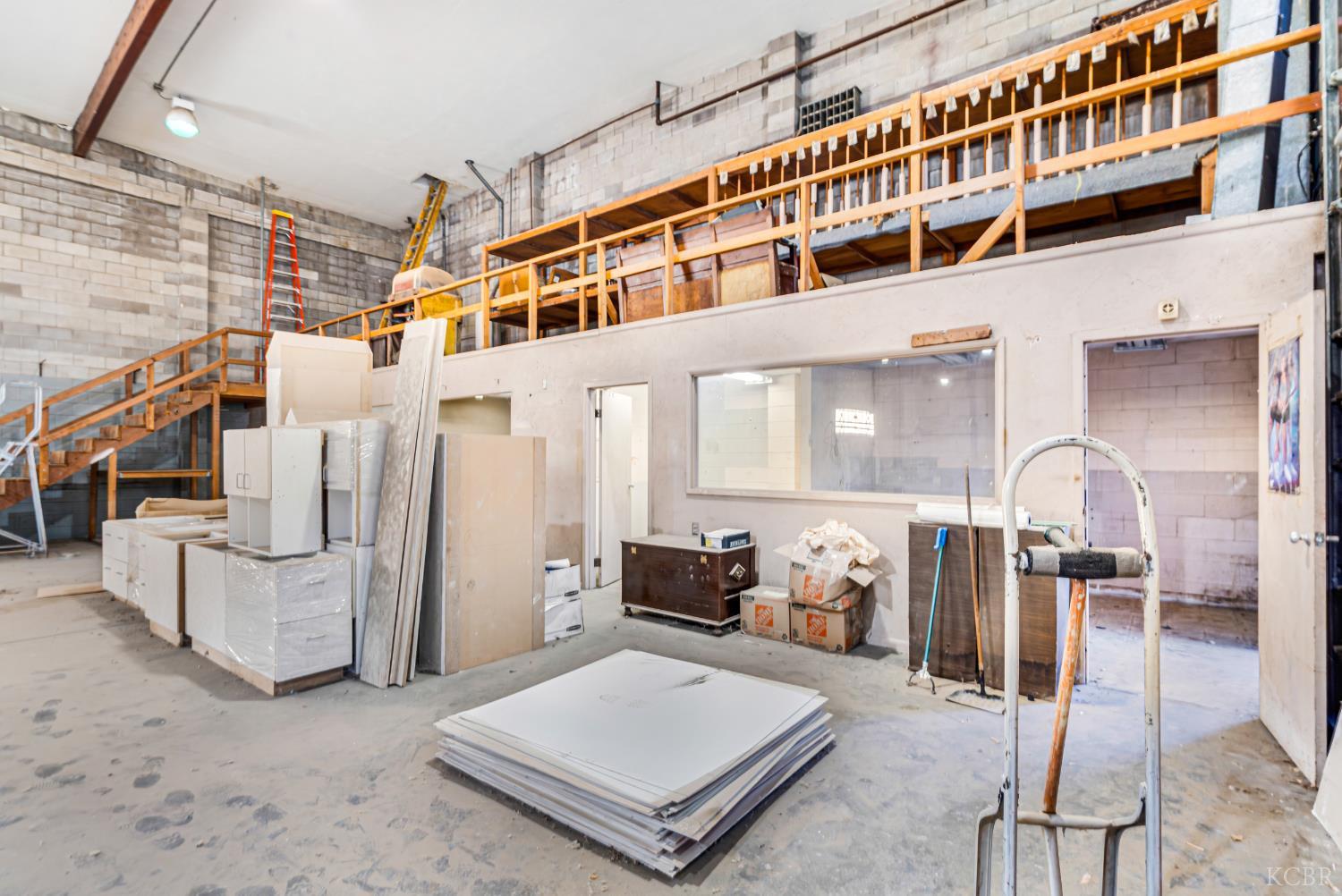 214 N Harris St, Hanford, CA 93230