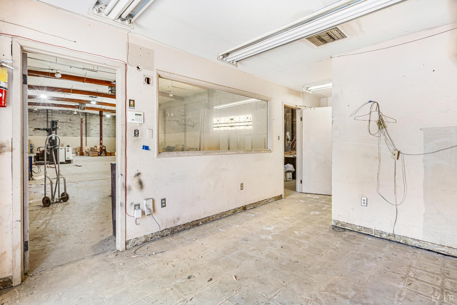 214 N Harris St, Hanford, CA 93230