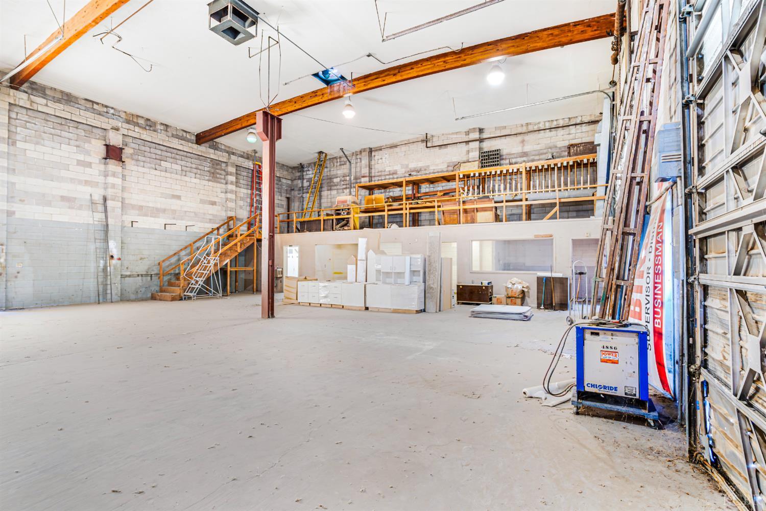 214 N Harris St, Hanford, CA 93230