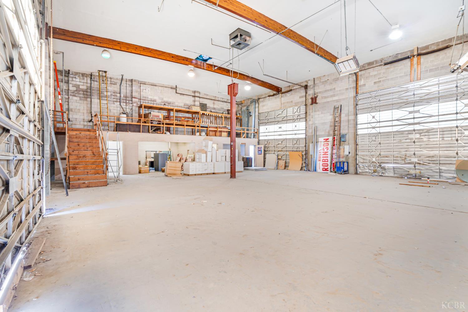 214 N Harris St, Hanford, CA 93230