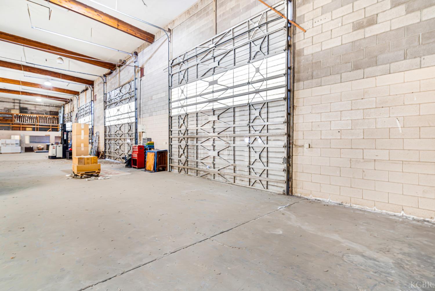214 N Harris St, Hanford, CA 93230