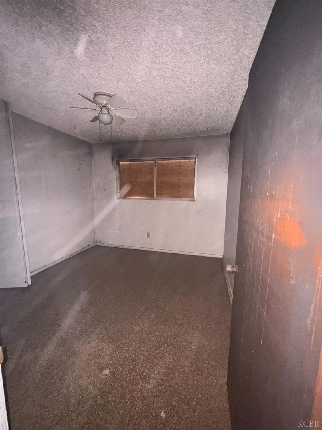1212 W Water St, Hanford, CA 93230