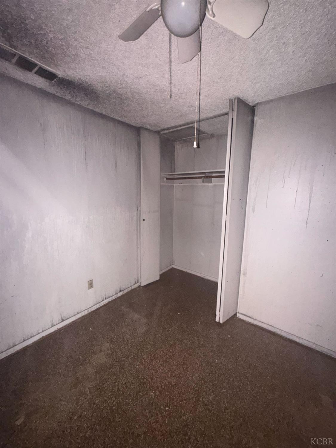 1212 W Water St, Hanford, CA 93230