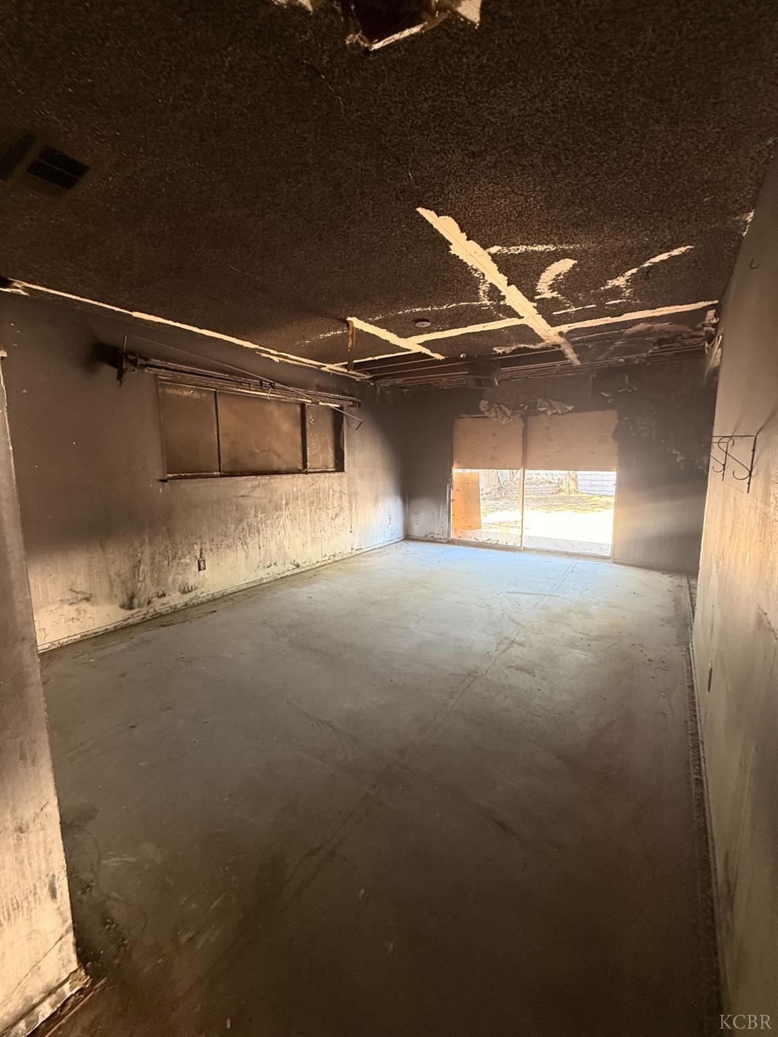 1212 W Water St, Hanford, CA 93230