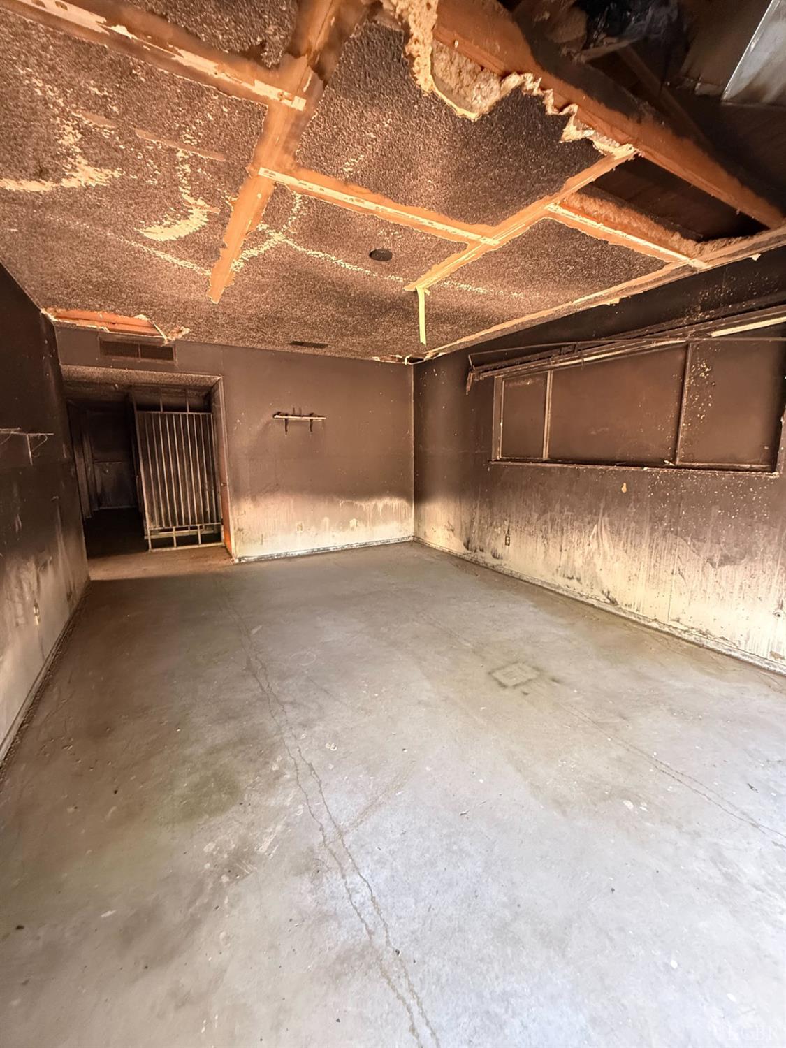 1212 W Water St, Hanford, CA 93230