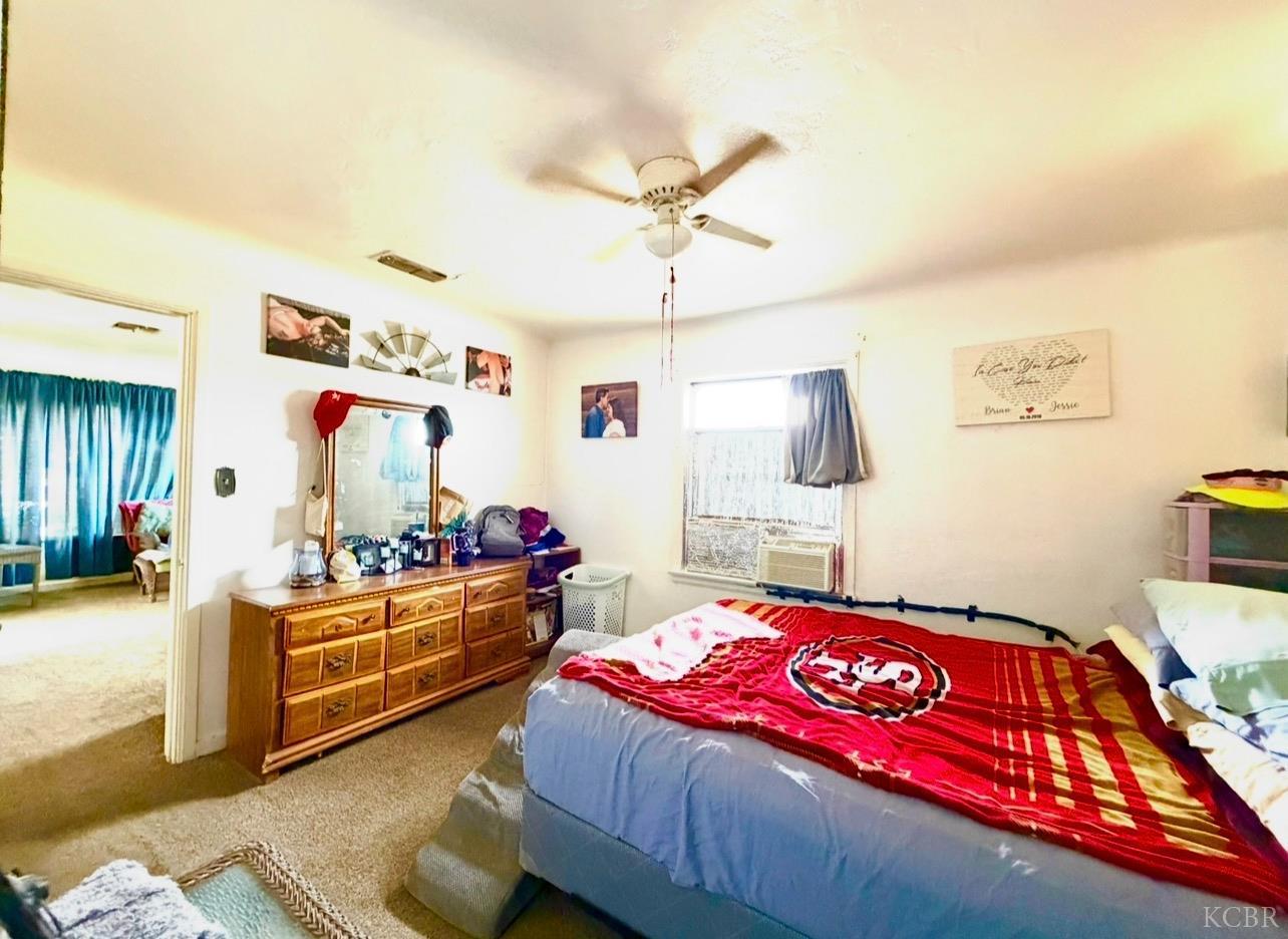 713 E Laguna Ave, Laton, CA 93242