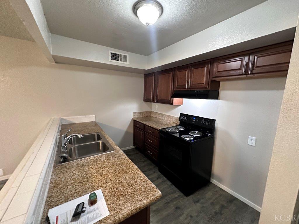 366 E El Paso Ave, Fresno, CA 93720