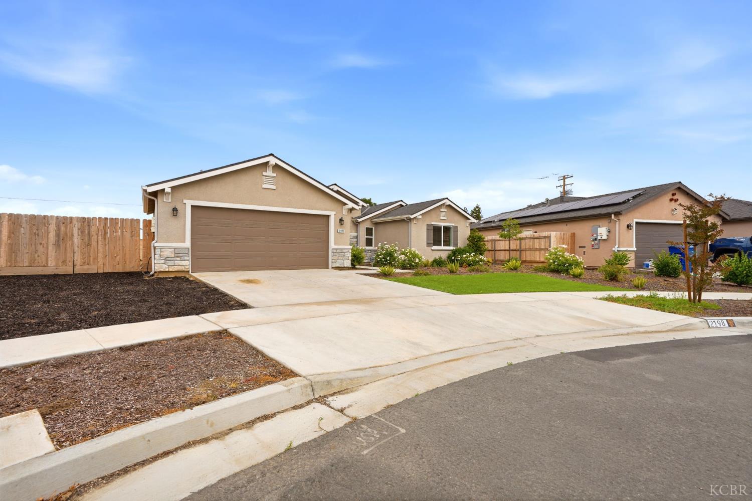 2198 W Ambassador Way, Hanford, CA 93230