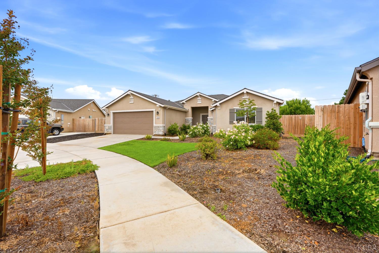 2198 W Ambassador Way, Hanford, CA 93230