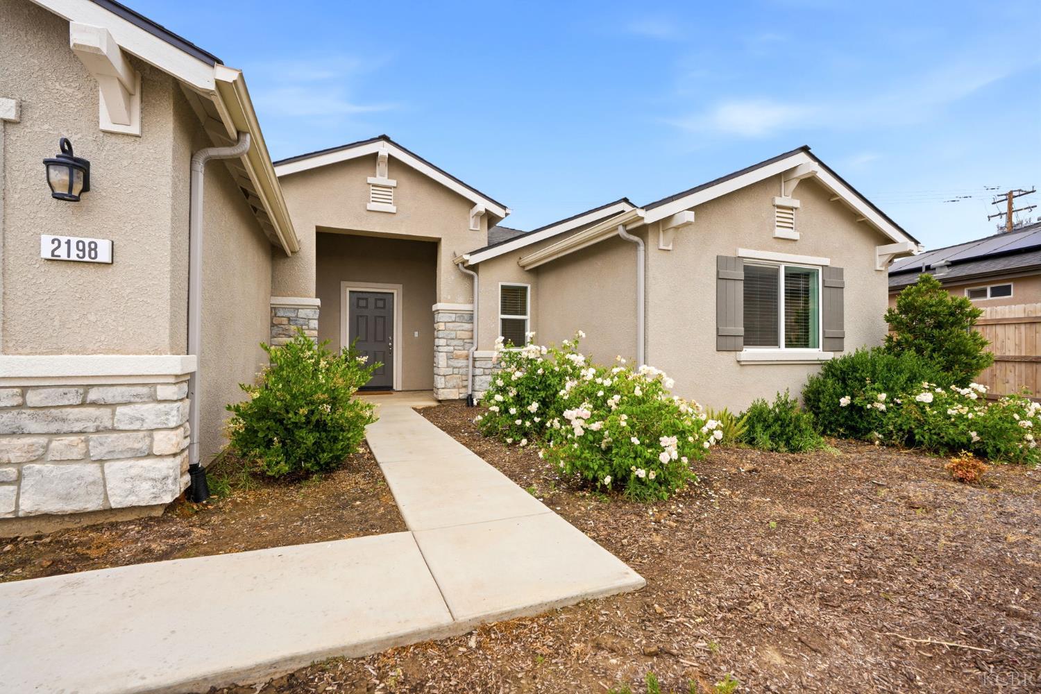 2198 W Ambassador Way, Hanford, CA 93230