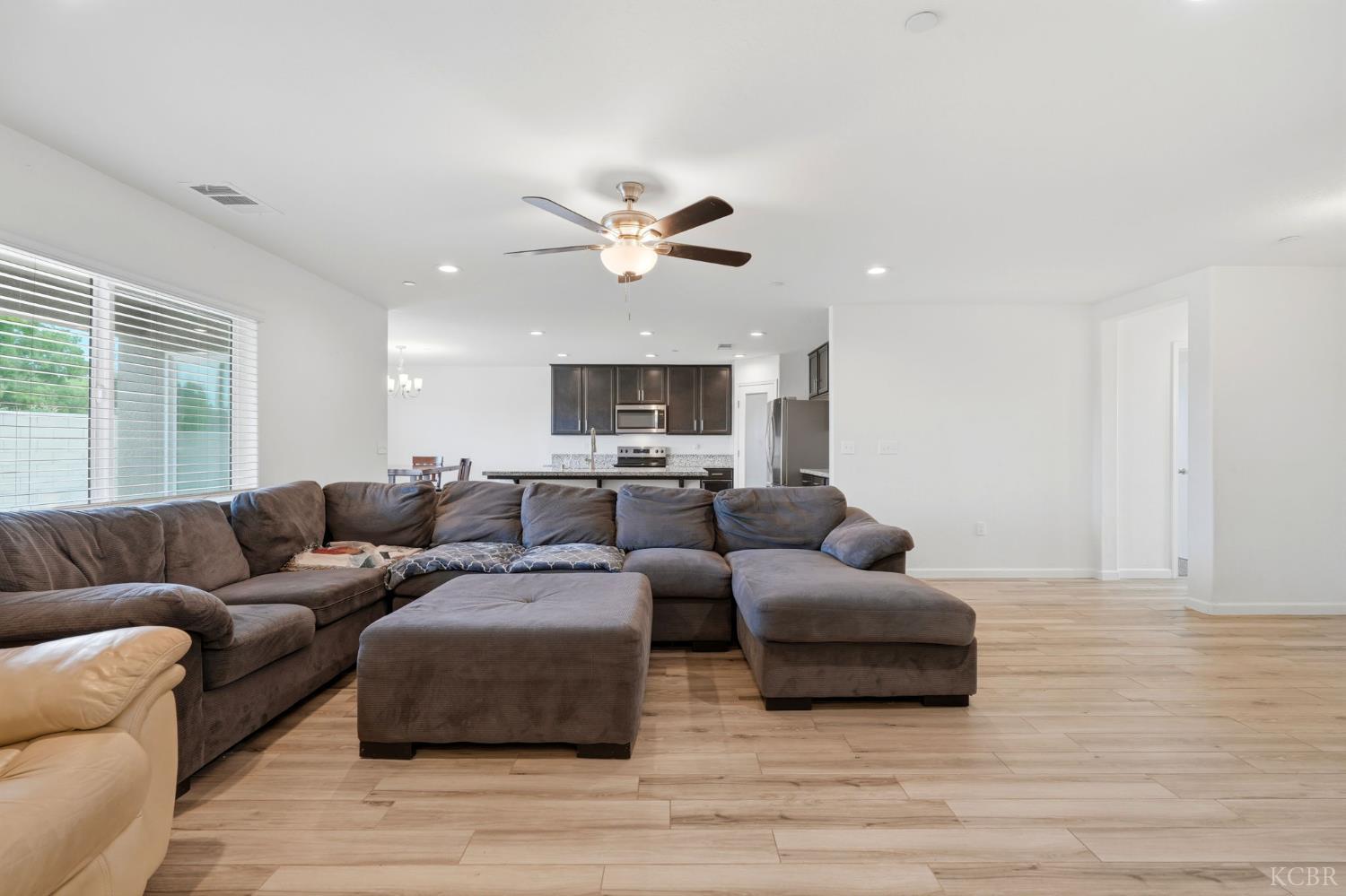 2198 W Ambassador Way, Hanford, CA 93230