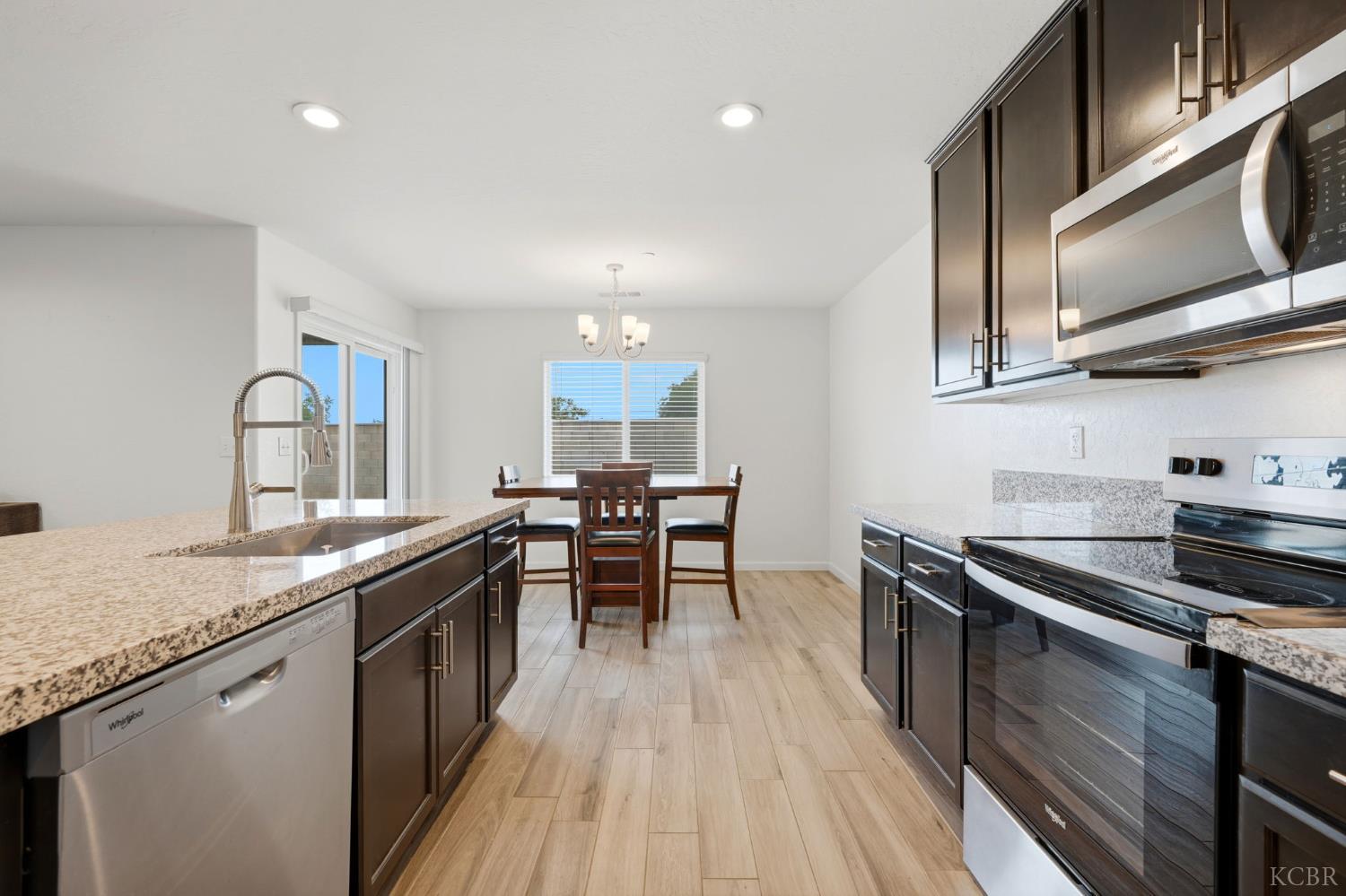 2198 W Ambassador Way, Hanford, CA 93230