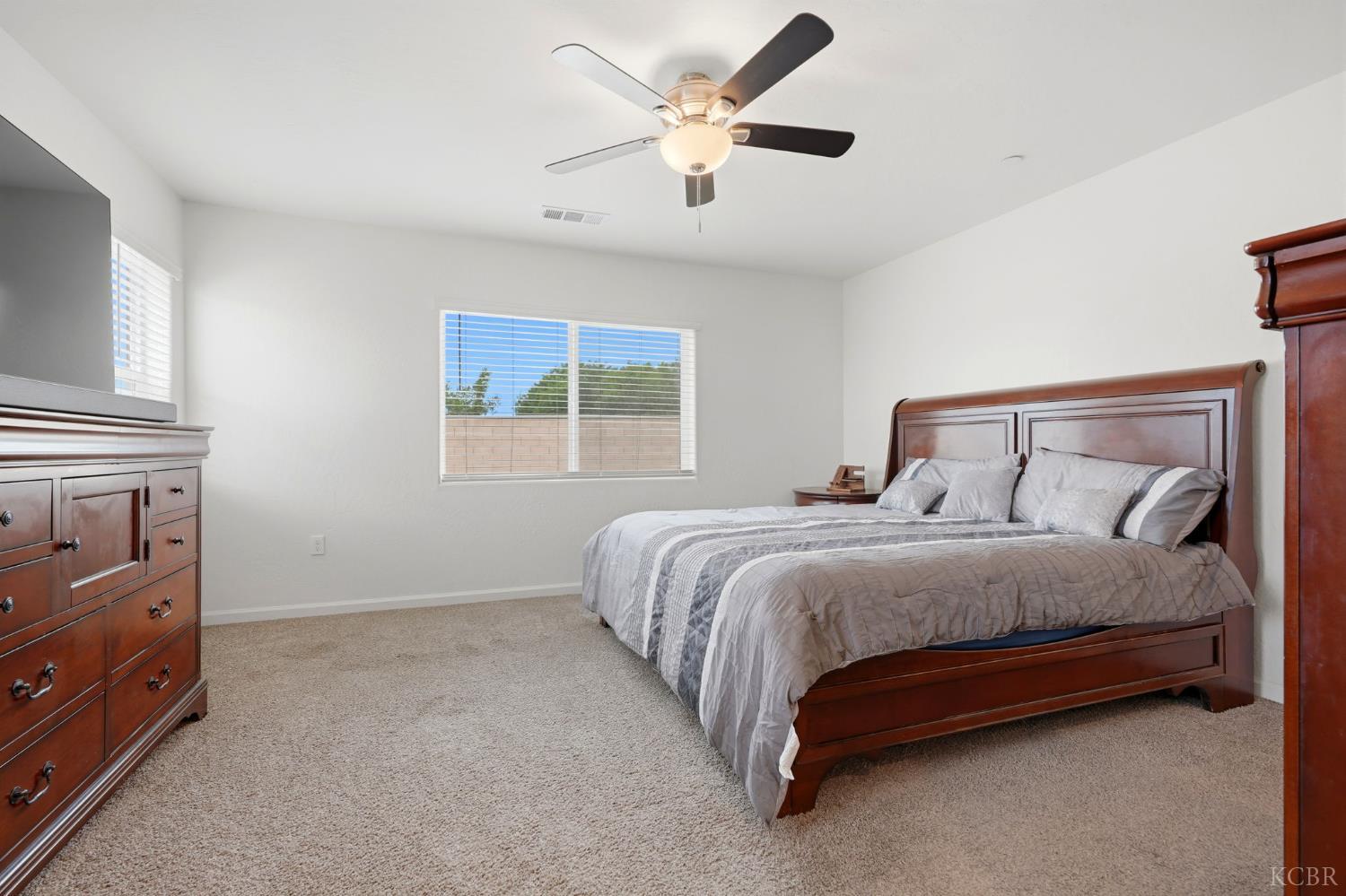 2198 W Ambassador Way, Hanford, CA 93230