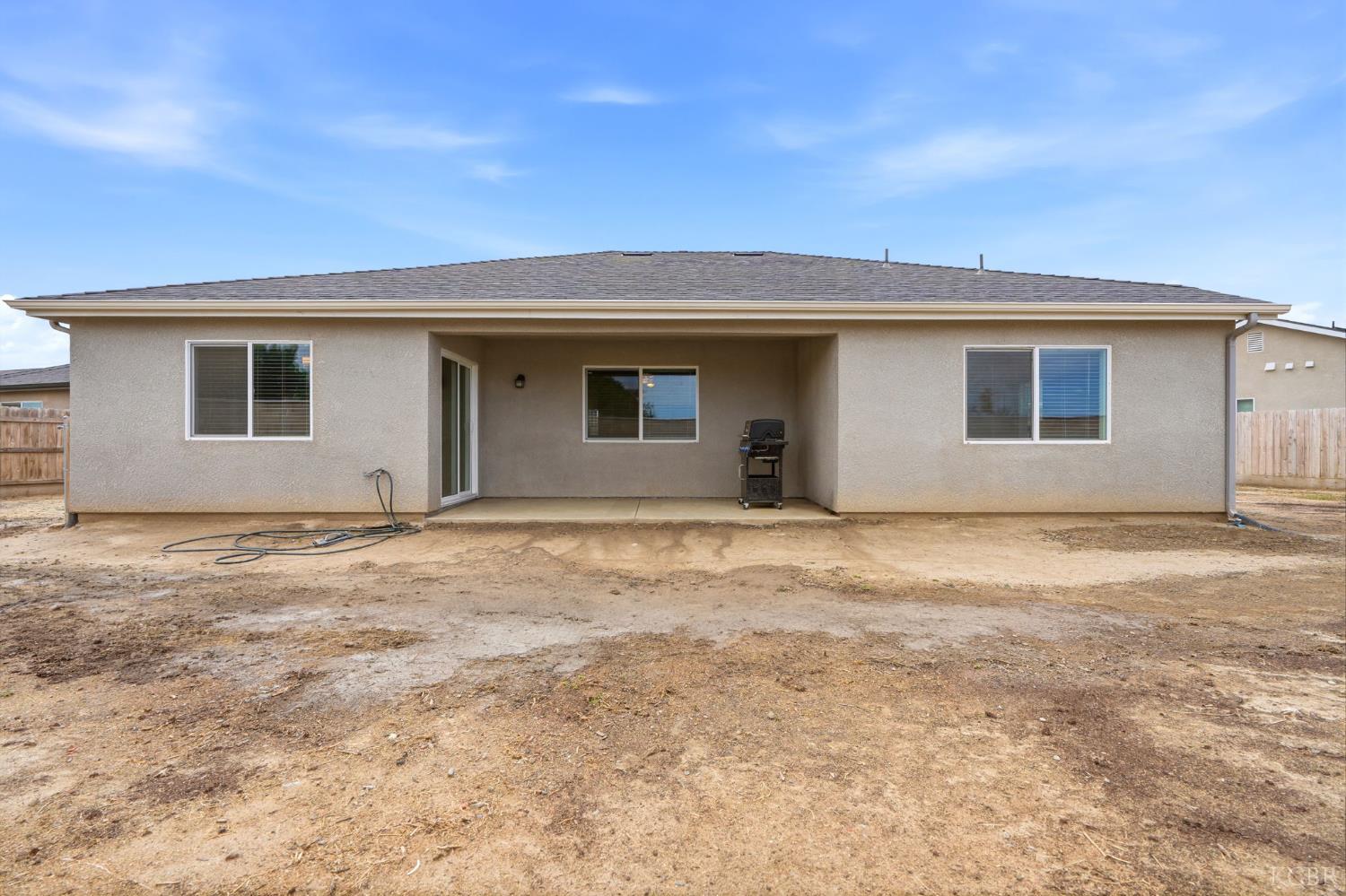 2198 W Ambassador Way, Hanford, CA 93230