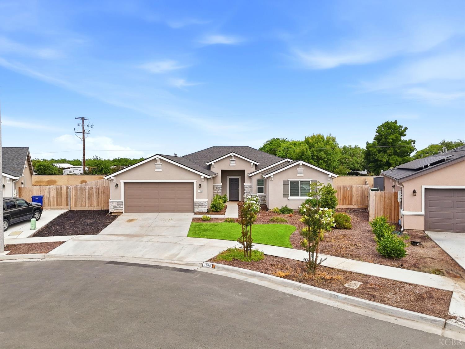 2198 W Ambassador Way, Hanford, CA 93230