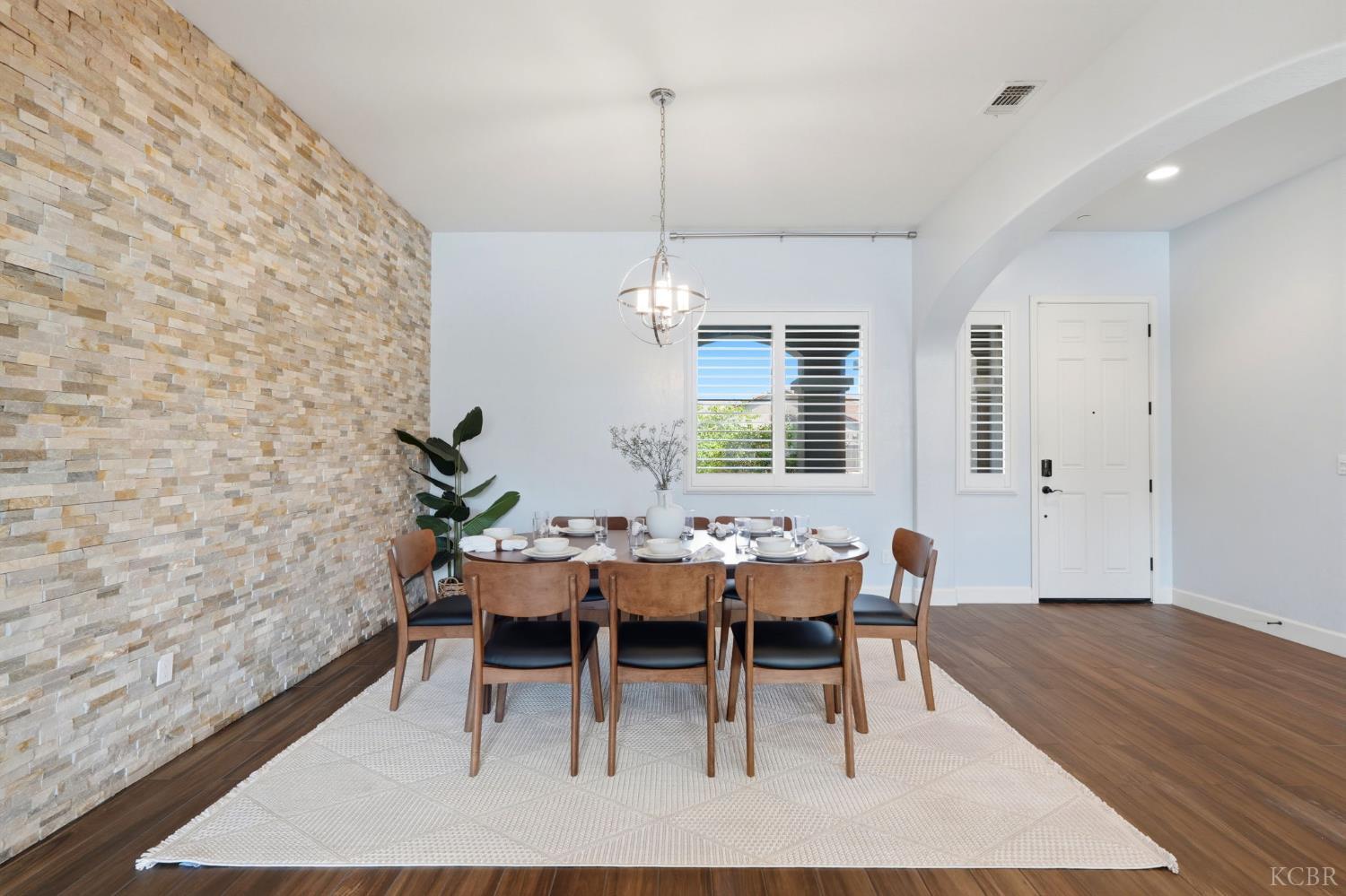 3368 N Discovery Way, Hanford, CA 93230