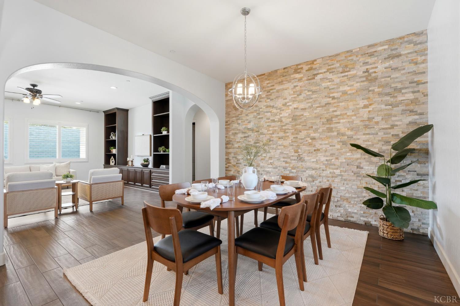 3368 N Discovery Way, Hanford, CA 93230