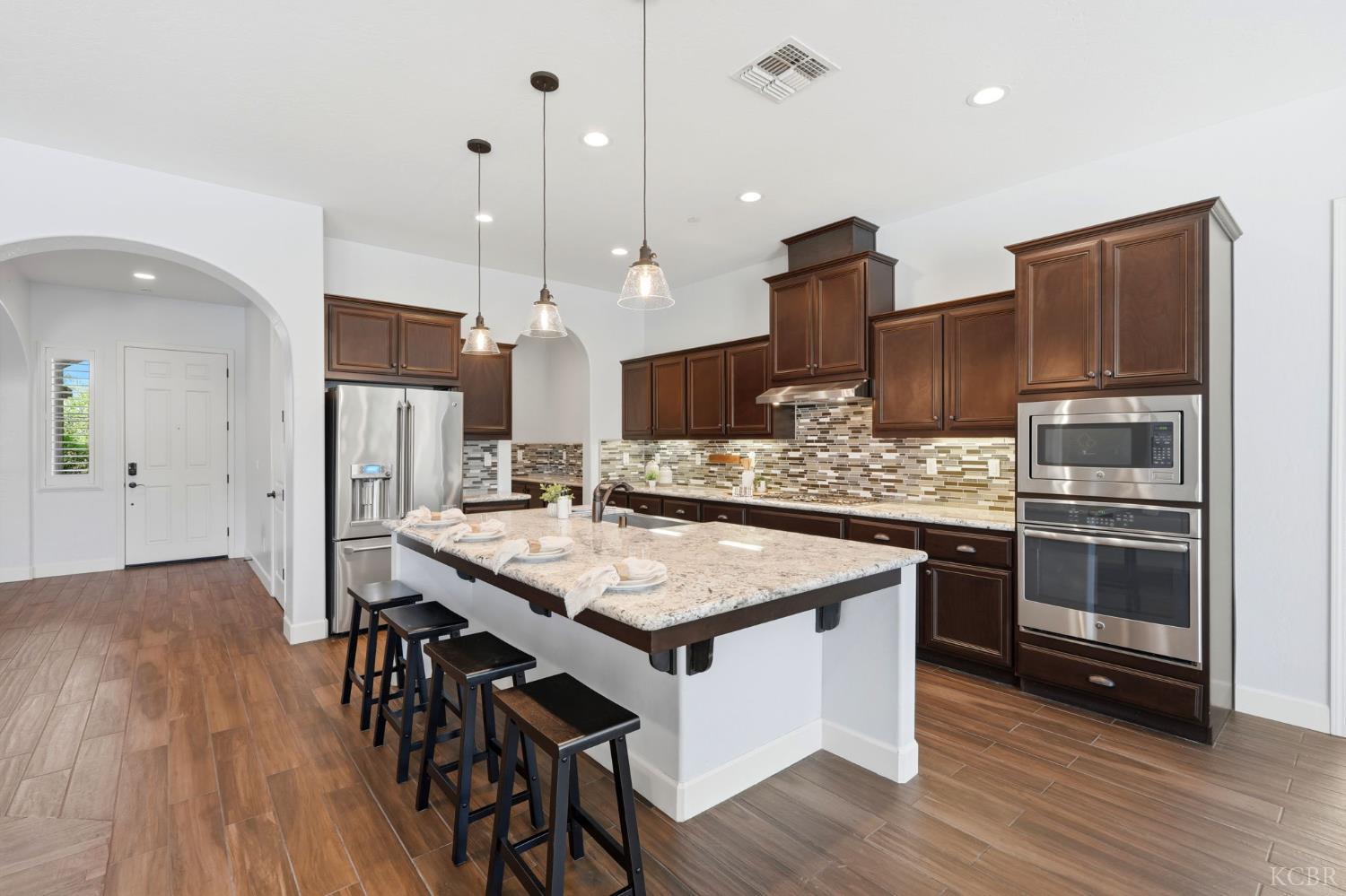 3368 N Discovery Way, Hanford, CA 93230