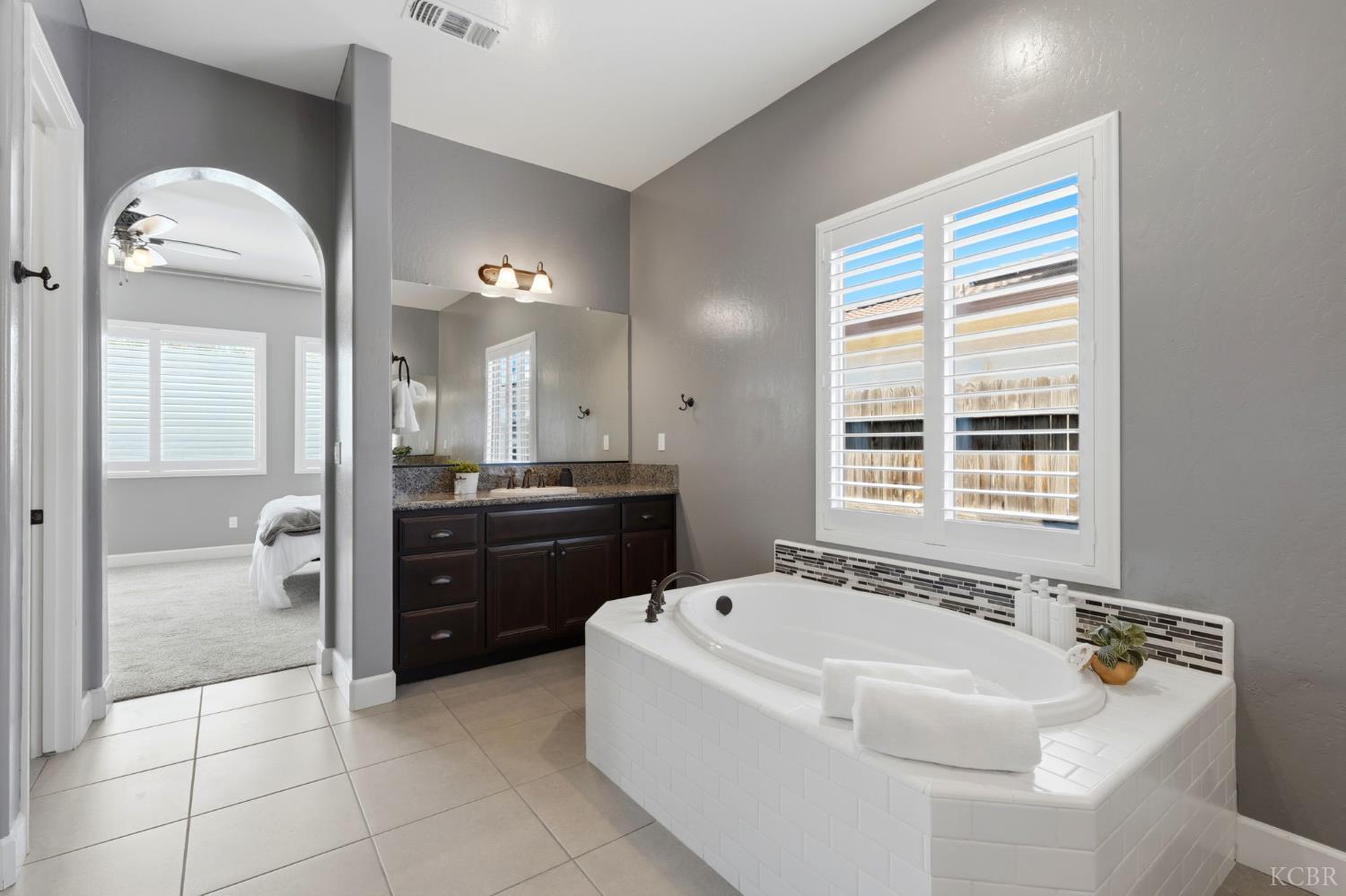 3368 N Discovery Way, Hanford, CA 93230