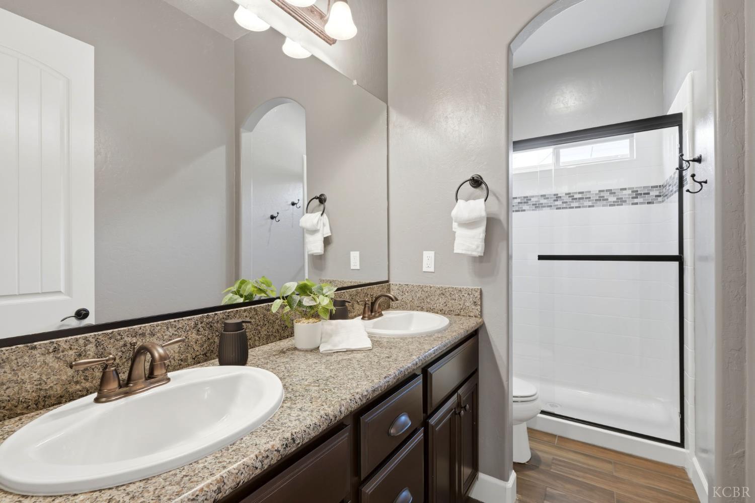 3368 N Discovery Way, Hanford, CA 93230