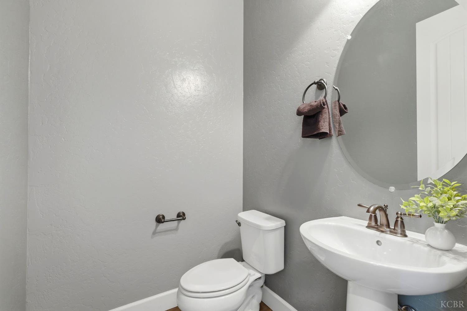 3368 N Discovery Way, Hanford, CA 93230