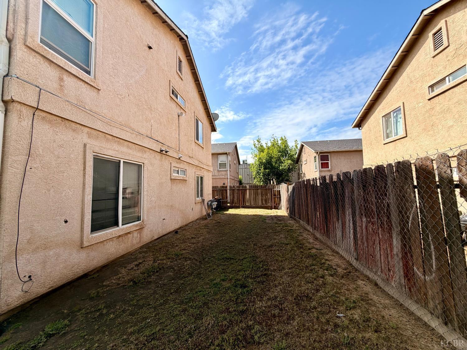 1361 N Archie Ave, Fresno, CA 93703