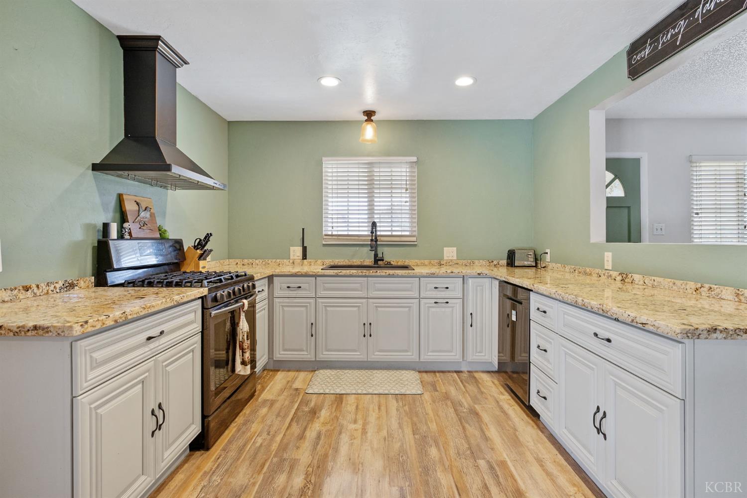 148 Faun Pl, Lemoore, CA 93245