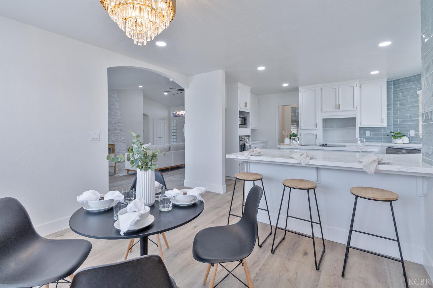 3711 W Victor Ave, Visalia, CA 93277
