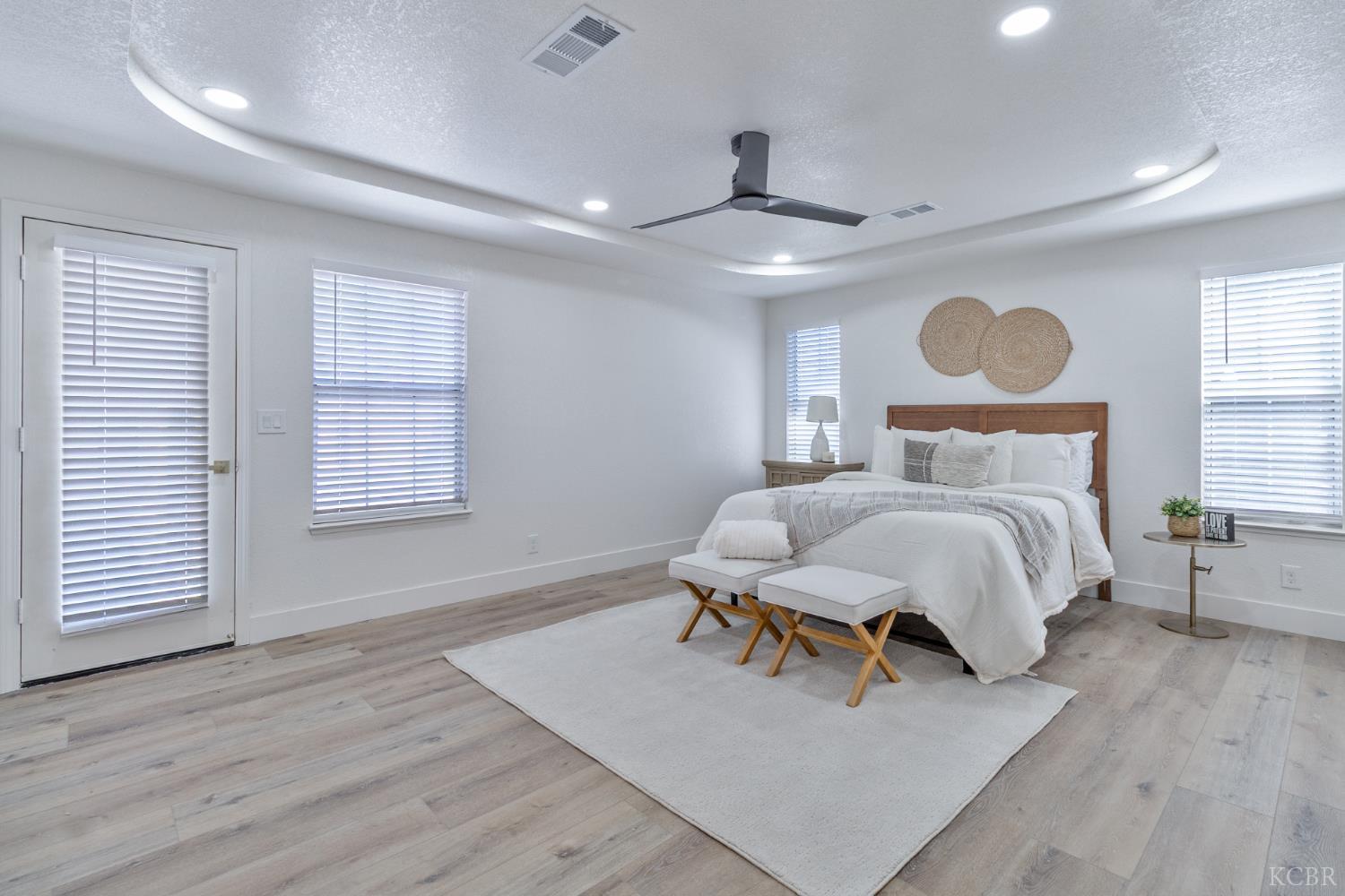 3711 W Victor Ave, Visalia, CA 93277