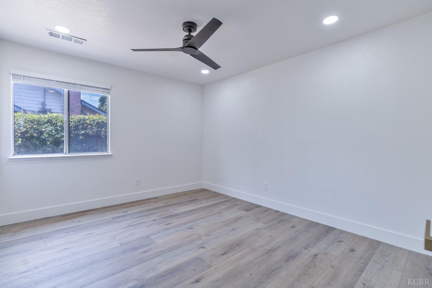 3711 W Victor Ave, Visalia, CA 93277